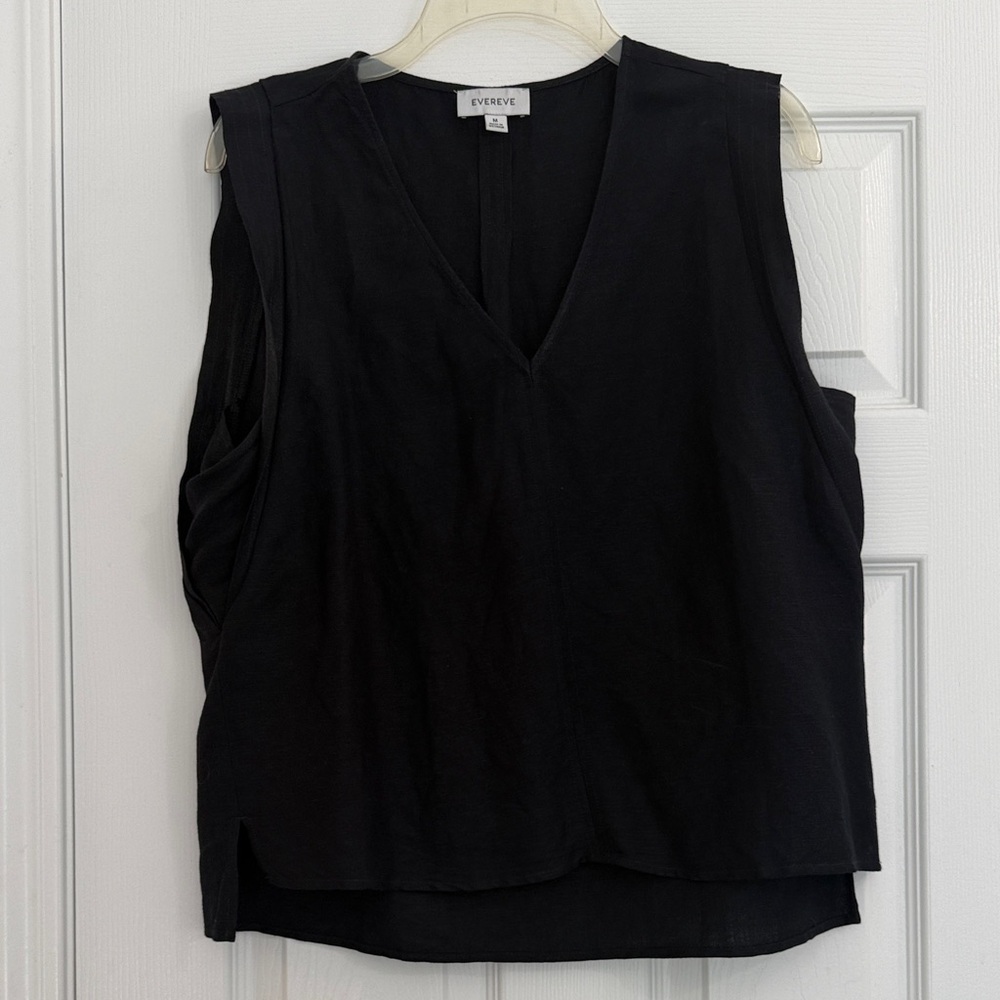 Evereve Black V-Neck Sleeveless Tank Top - Picture 3 of 7